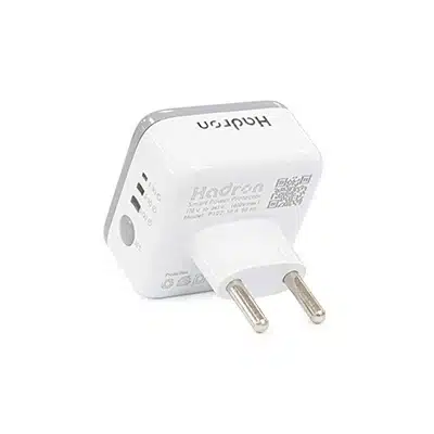 پشت مبدل برق Hadron P102 به همراه اطلاعات فنی و QR کد روی بدنه سفید رنگ