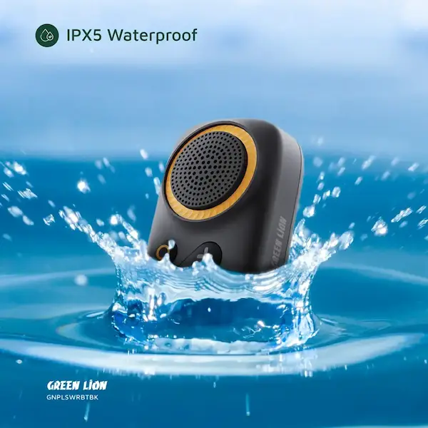 اسپیکر پوشیدنی Green Lion با استاندارد ضد آب IPX5 در حال استفاده در آب مقاومت در برابر آب اسپیکر پوشیدنی Green Lion Pulse Wear با گواهی IPX5