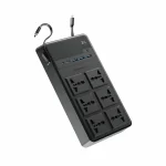 تصویر چندراهی برق پاورولوژی PWCUQC030 با ۶ پریز برق و درگاههای USB به همراه نمایشگر ولتاژ